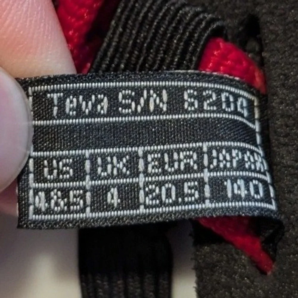 Teva Mush Kids Sandals Black Red Grey Geometric Elastic Heel Strap Size 4/5 6204